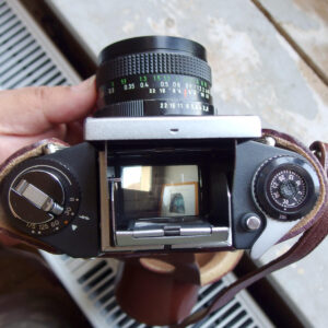 Exa 1C, reflex 35mm. + Pentacon 2.8-50mm. + Deux viseurs